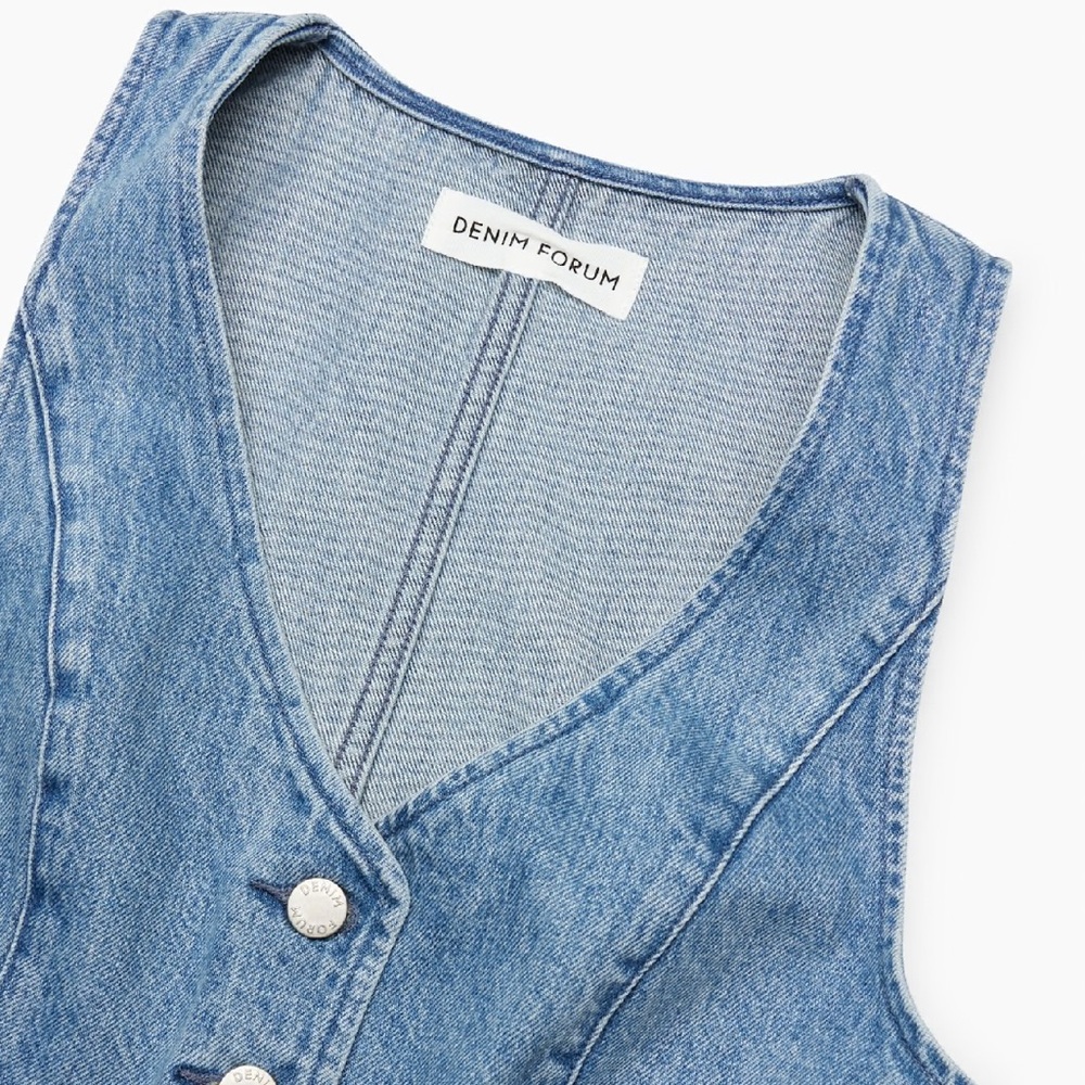 Aritzia Denim Forum The 90’s Mia Denim Vest - Picture 7 of 10